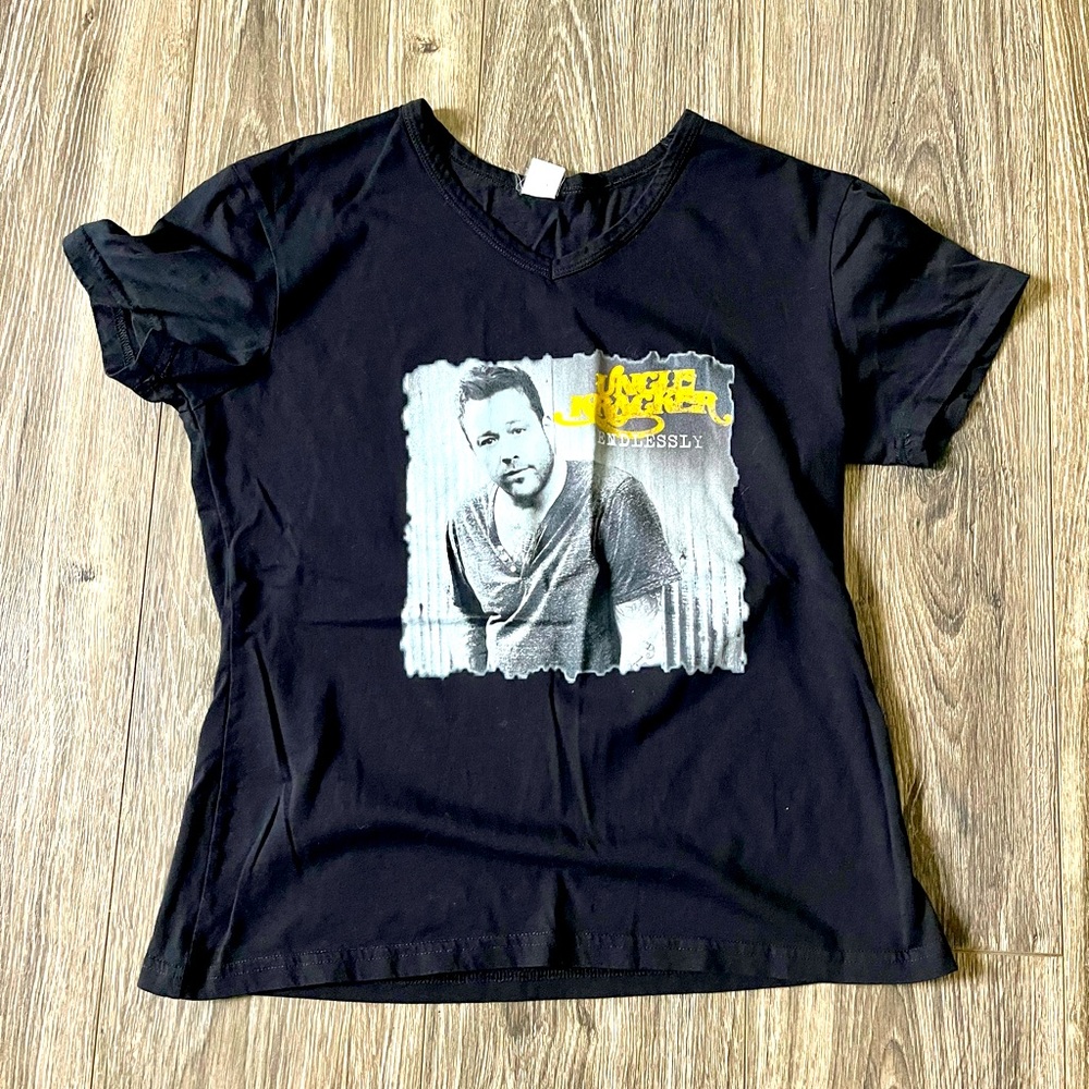 Uncle Kracker band shirt